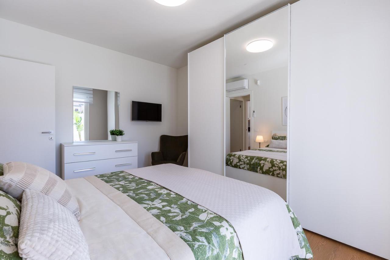Colombo Palace - Suite Eden Via Perda Bona 35A Quartu SantʼElena Zewnętrze zdjęcie